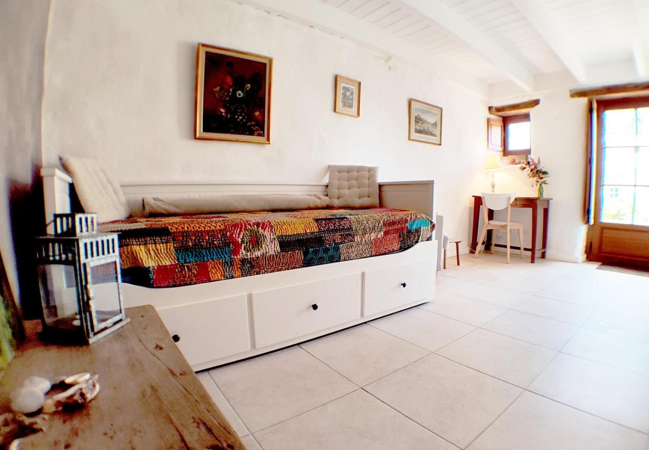 La Tisserande : Maison D'Hotes Creative & Ecologique 圣泰戈内克 外观 照片